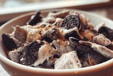 Cookies & Cream Puppy Chow